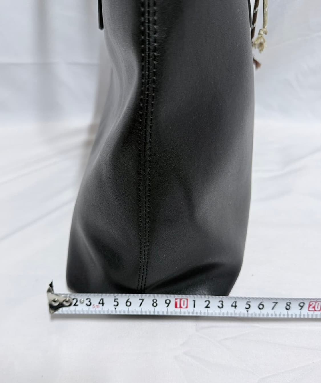 미우미우 아방뛰르 라지 블랙 상품이미지7