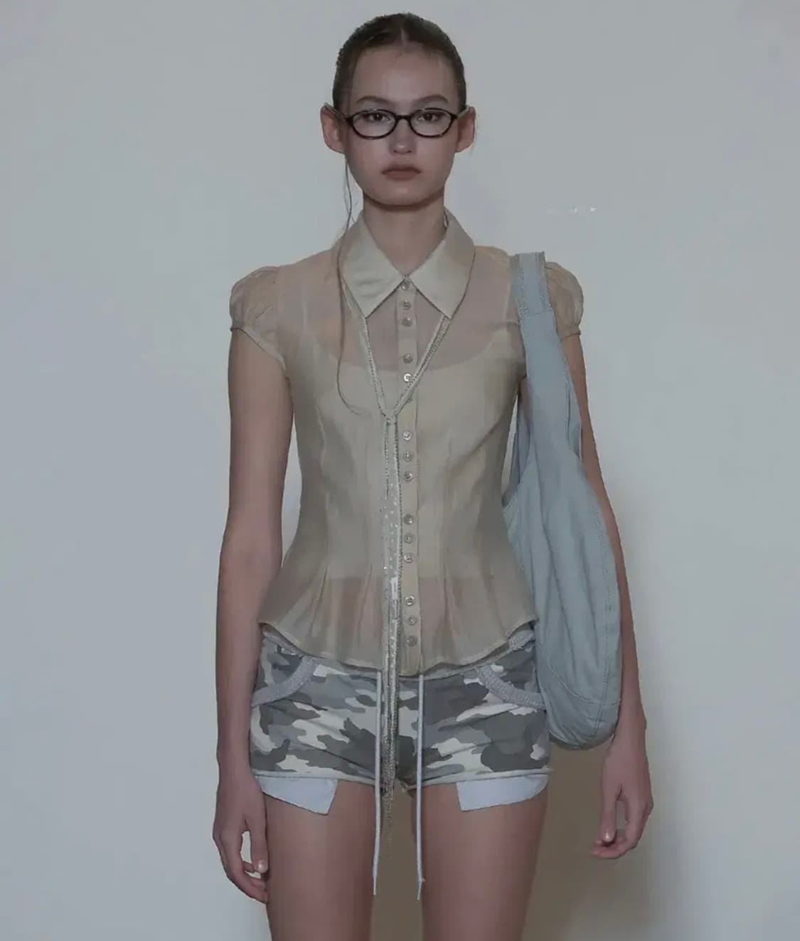 스컬프터 Sheer Pleated Hem Blouse Raw 상품이미지1