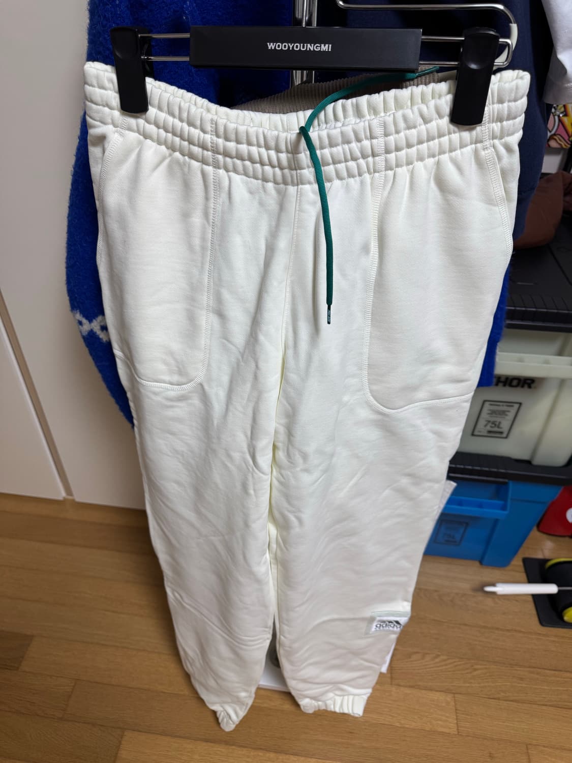 팔라스 x 아디다스 이큅먼트 팬츠 미친 가격에 판매합니다! 상품이미지3