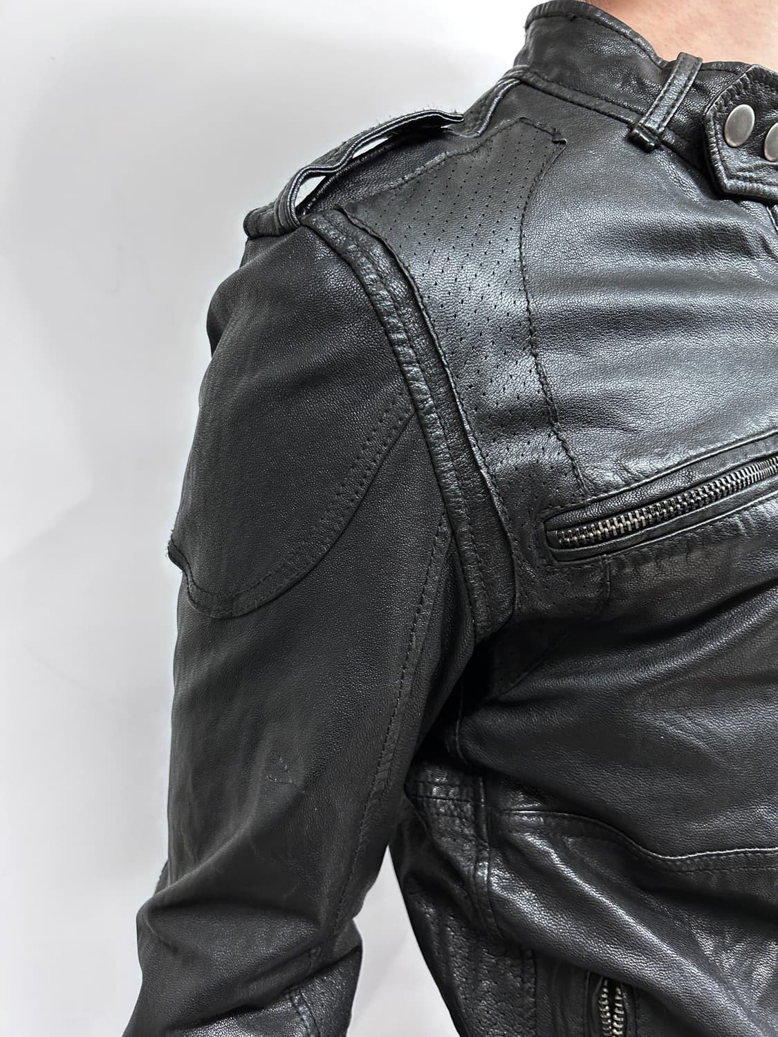 펀칭 판넬 램스킨 자켓 상품이미지2