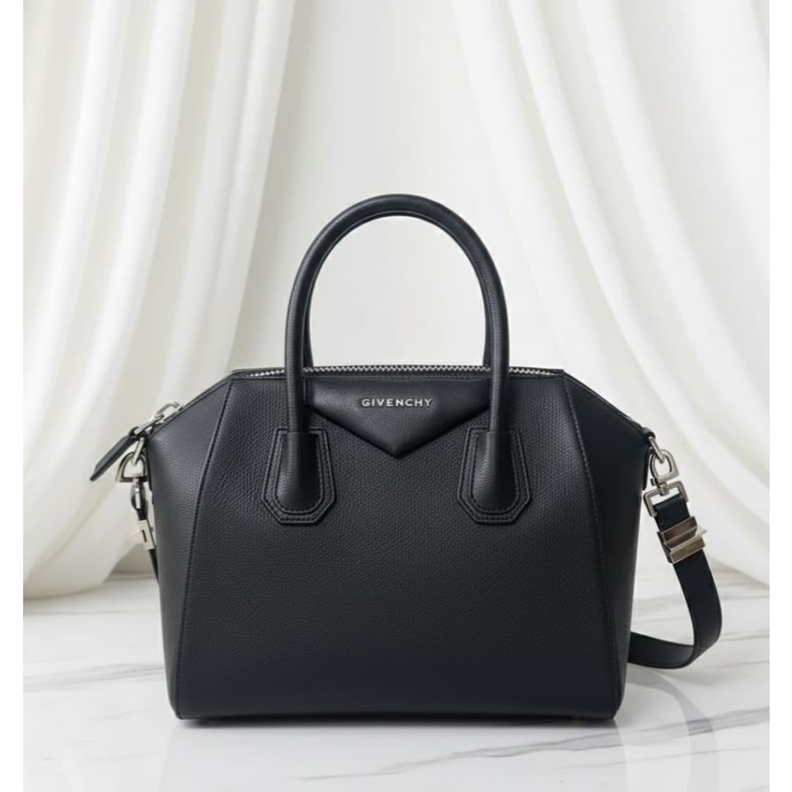 지방시 안티고나 무광 블랙 상품이미지1