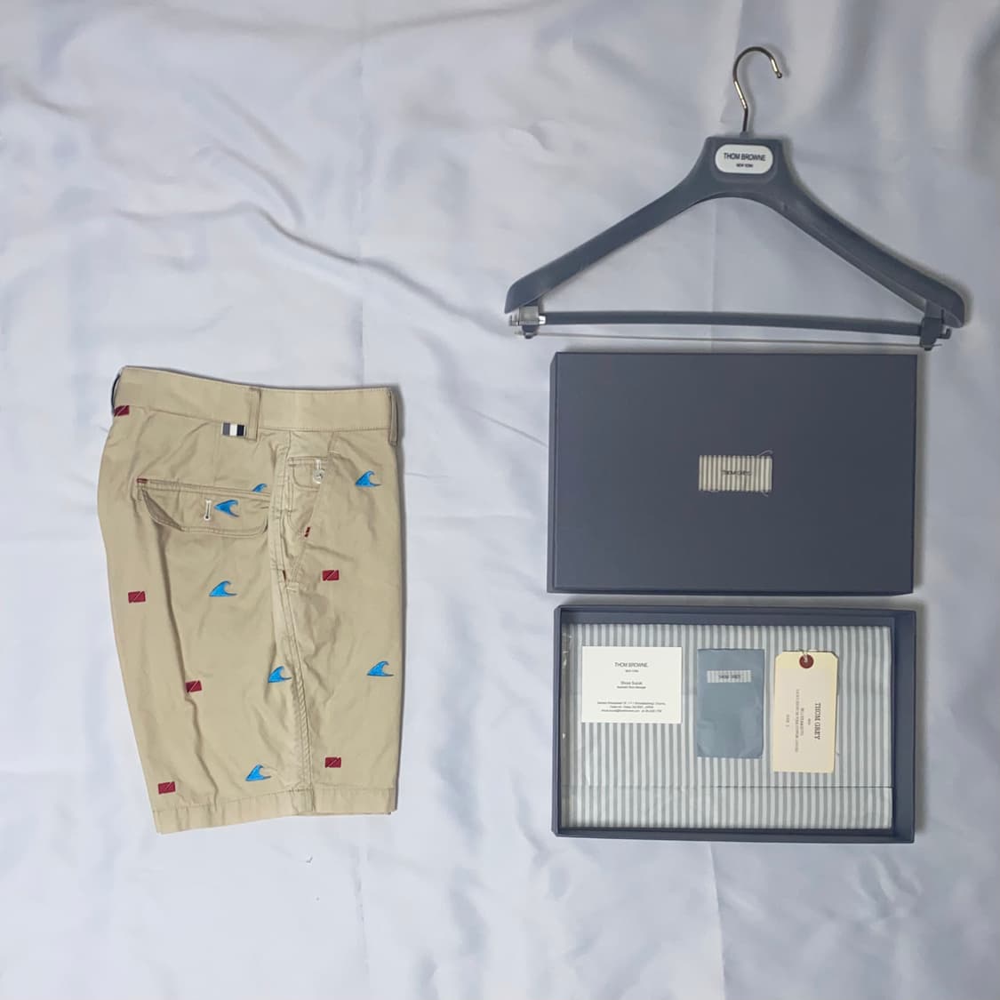 톰그레이 by톰브라운 멀티 자수 치노 쇼츠 상품이미지3
