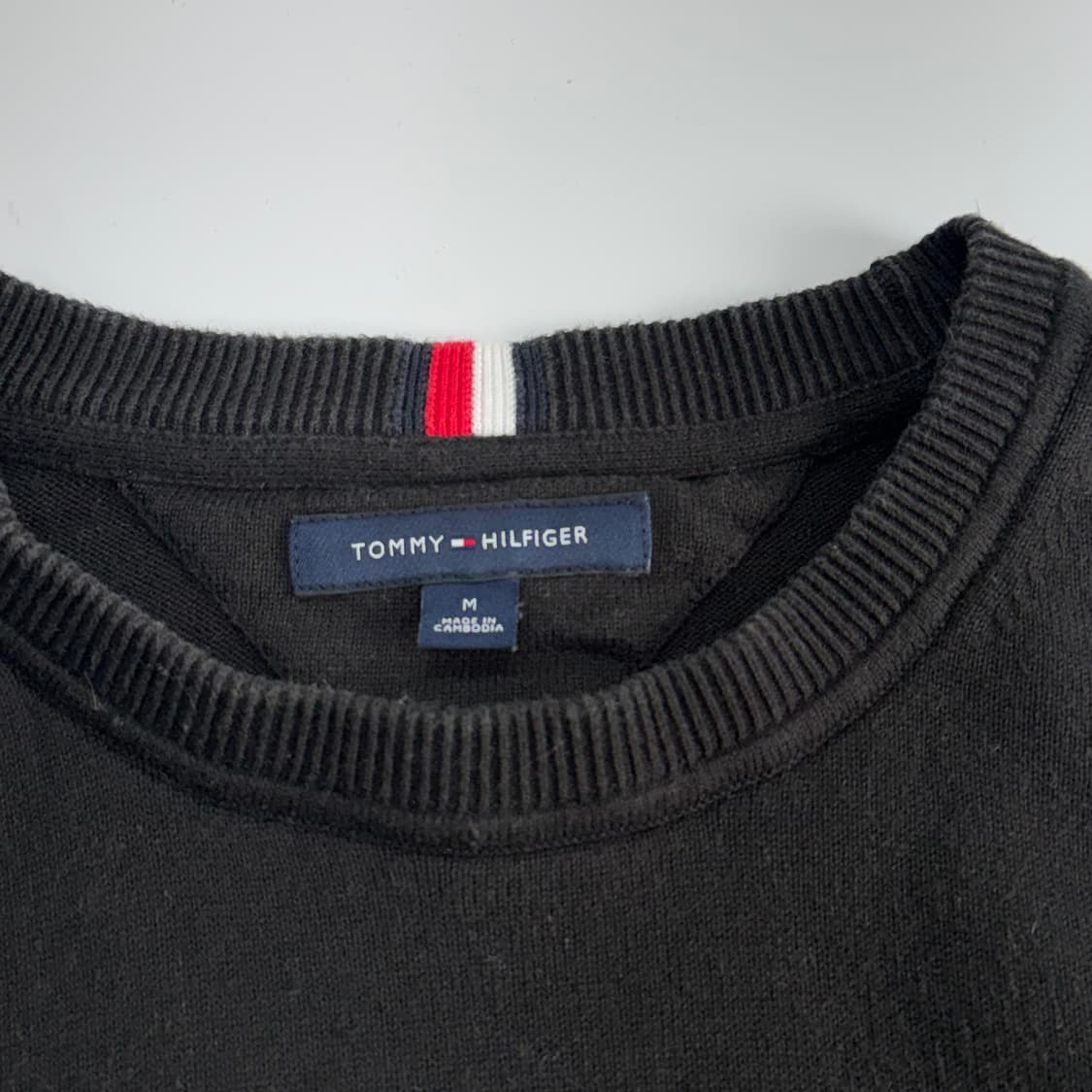 Tommy Hilfiger 타미힐피거 스몰로고 블랙 니트 상품이미지5
