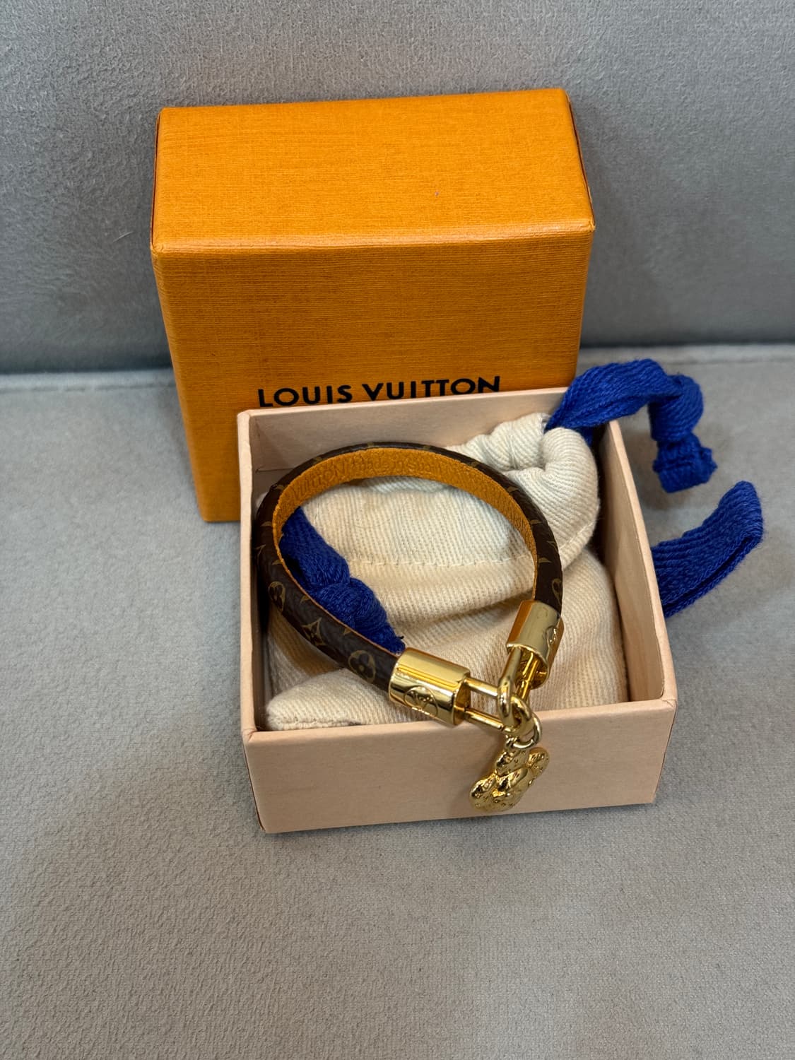 루이비통 모노그램 비비엔 팔찌  상품이미지1