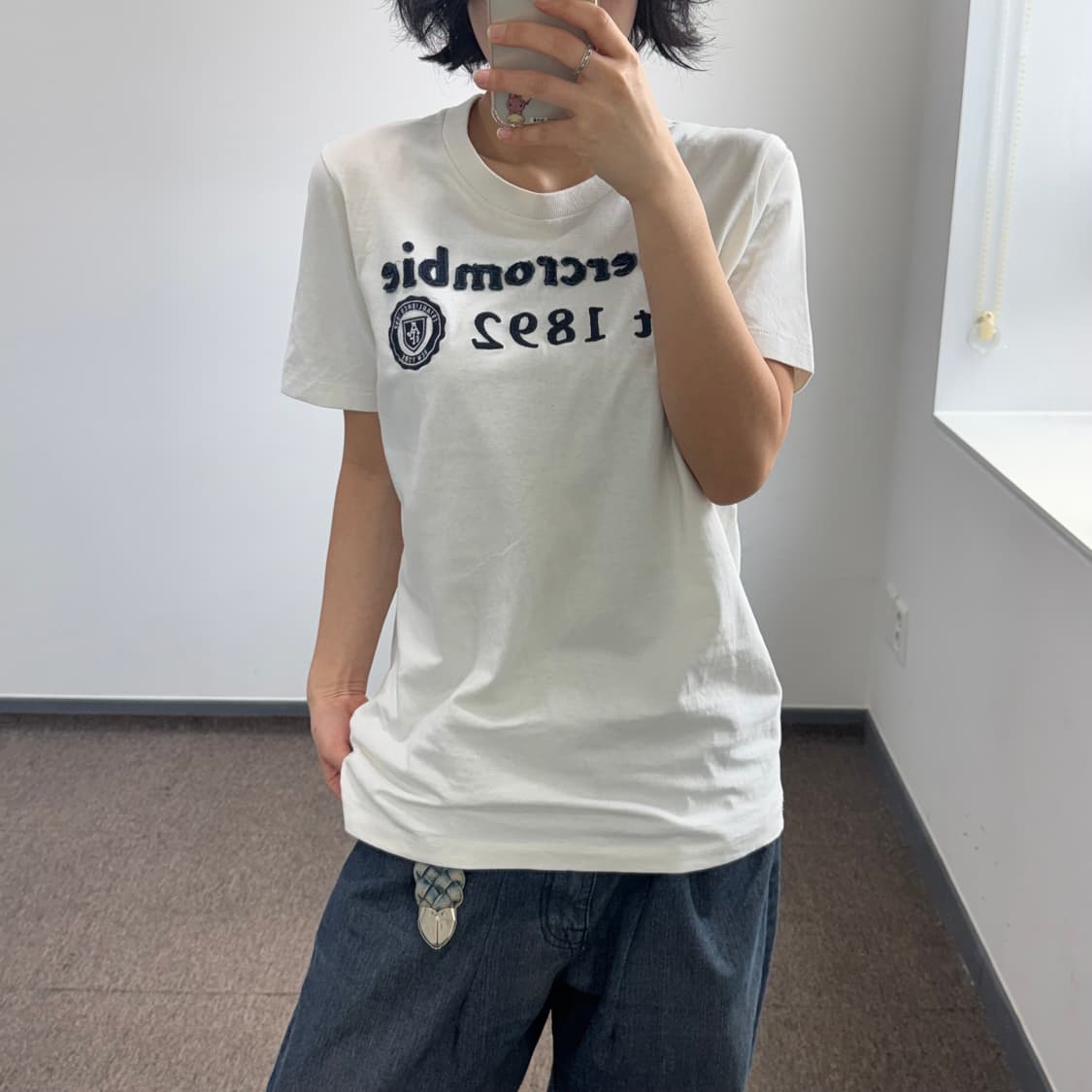 Abercrombie 아베크롬비 스펠아웃 로고 아이보리 반팔 상품이미지2