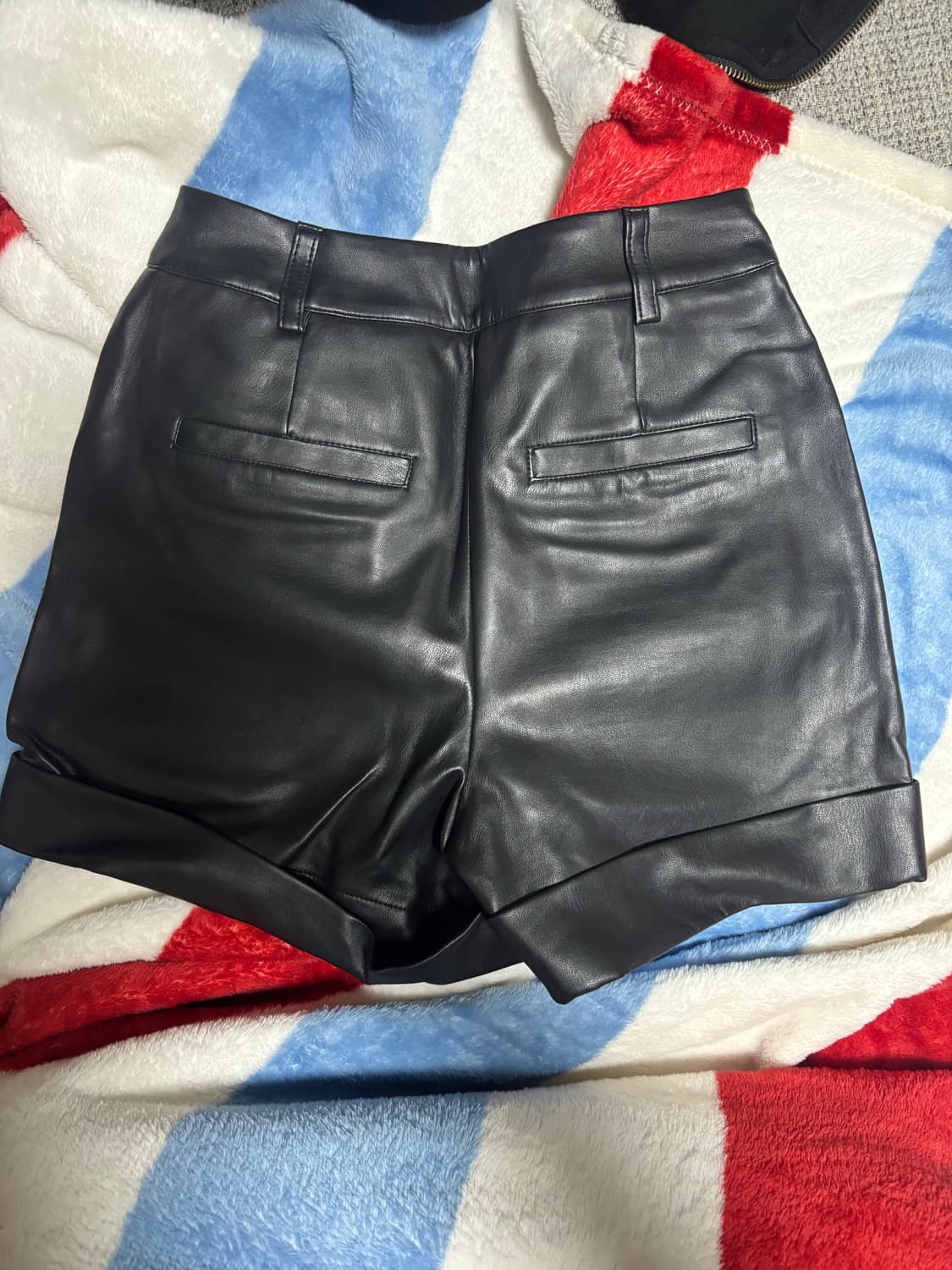 보헤미안서울 롤업 레더 쇼츠 상품이미지3