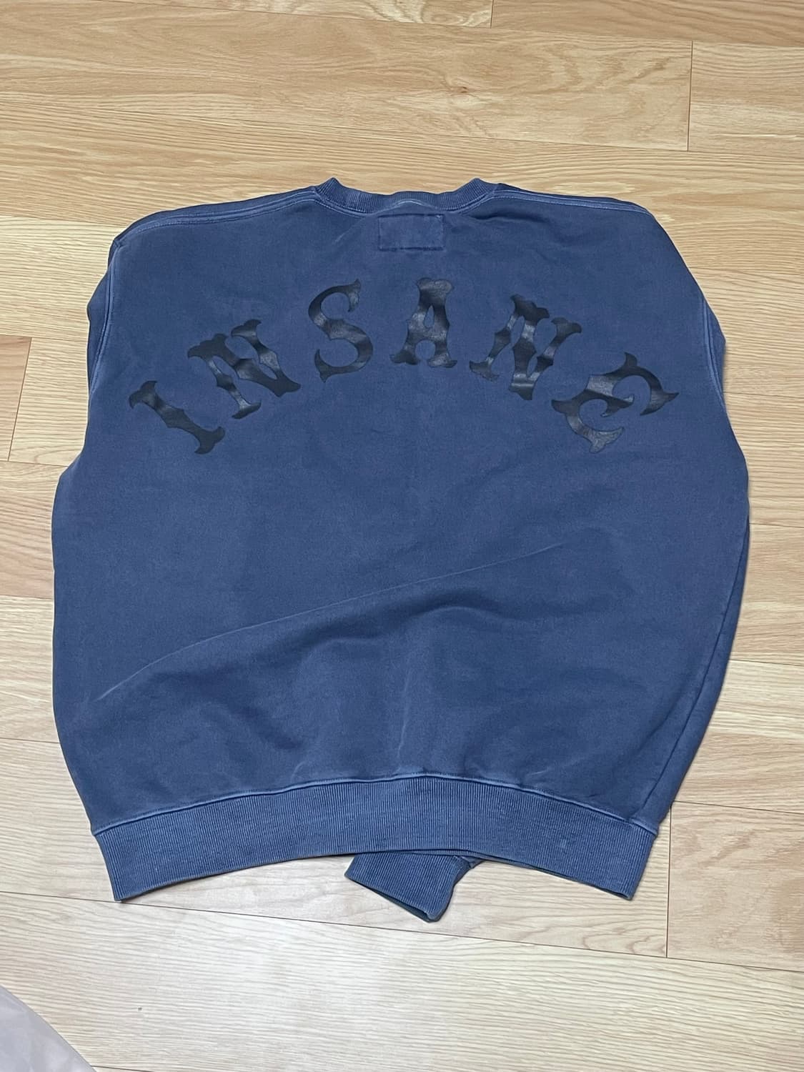 인세인개러지 워싱 맨투맨 네이비 상품이미지2