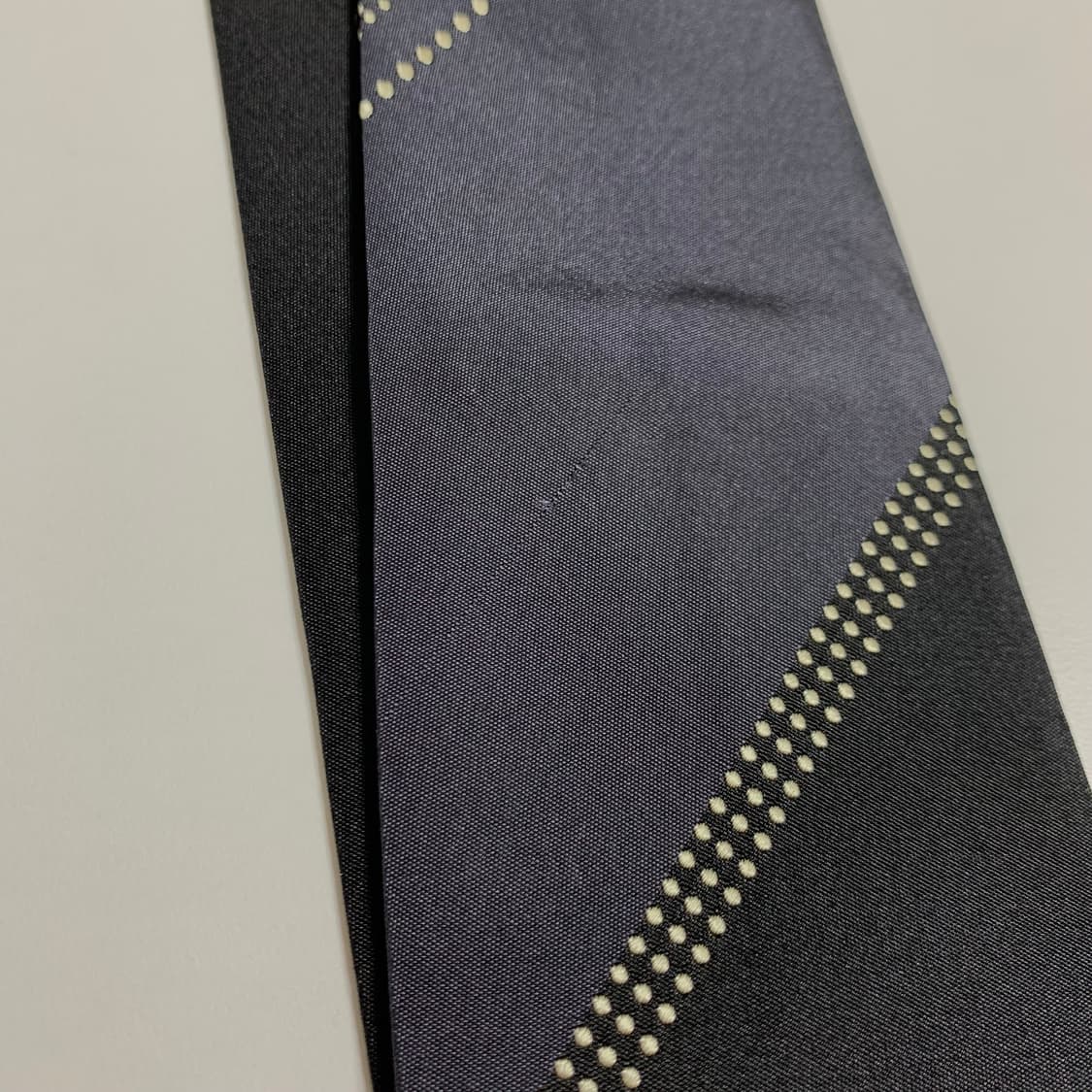 발리(BALLY) 블랙 도트 스트라이프 100실크 명품넥타이 A+등급 상품이미지10
