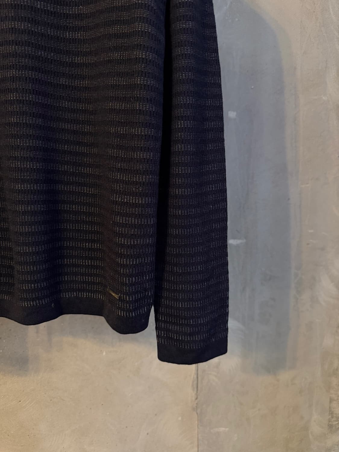 울패브릭 DKNY 니트 100 상품이미지7