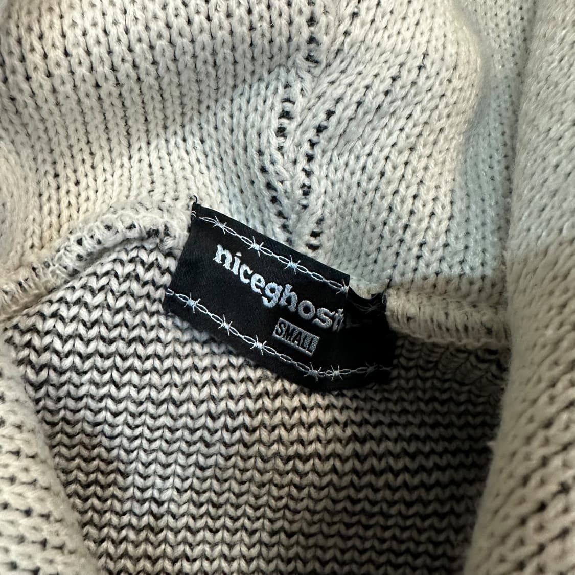 나이스고스트클럽 후드 니트 상품이미지4