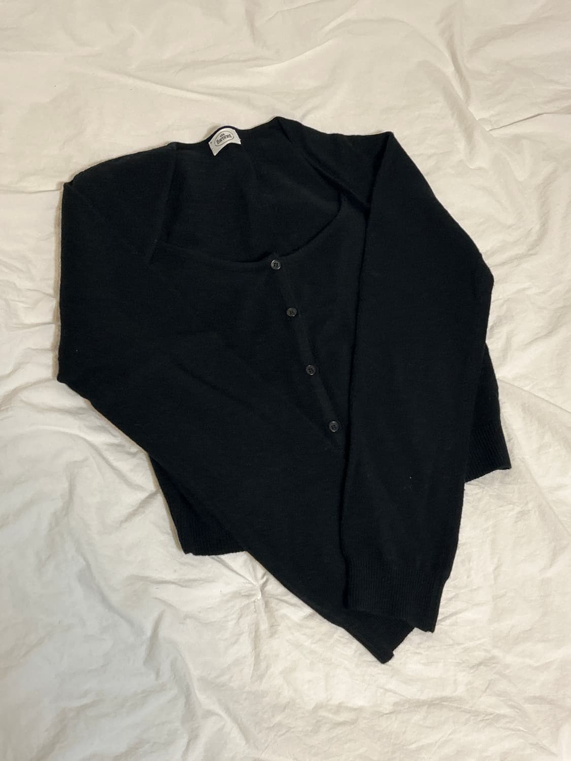 더바넷 Peony Double Split Cardigan_Black 상품이미지5