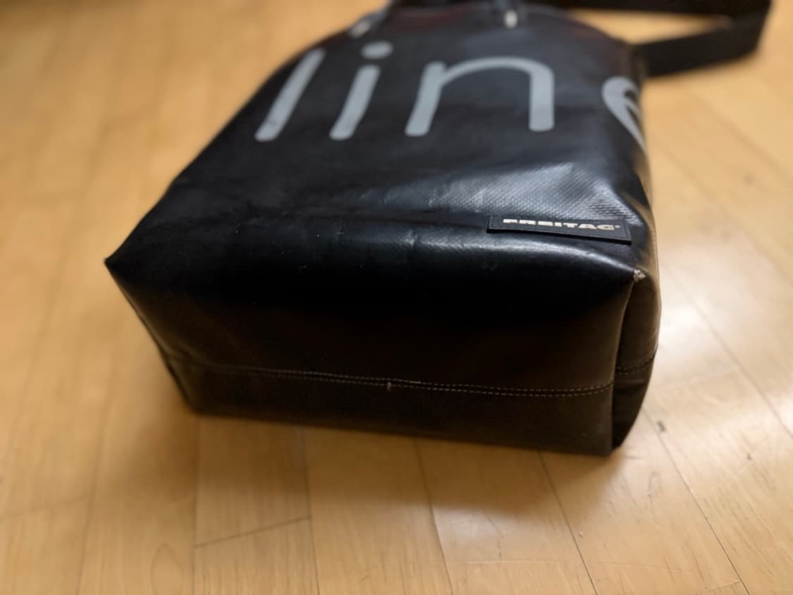 [프라이탁] 밥 블랙 베이스 화이트 전사 토트백 (F203 BOB) 상품이미지2