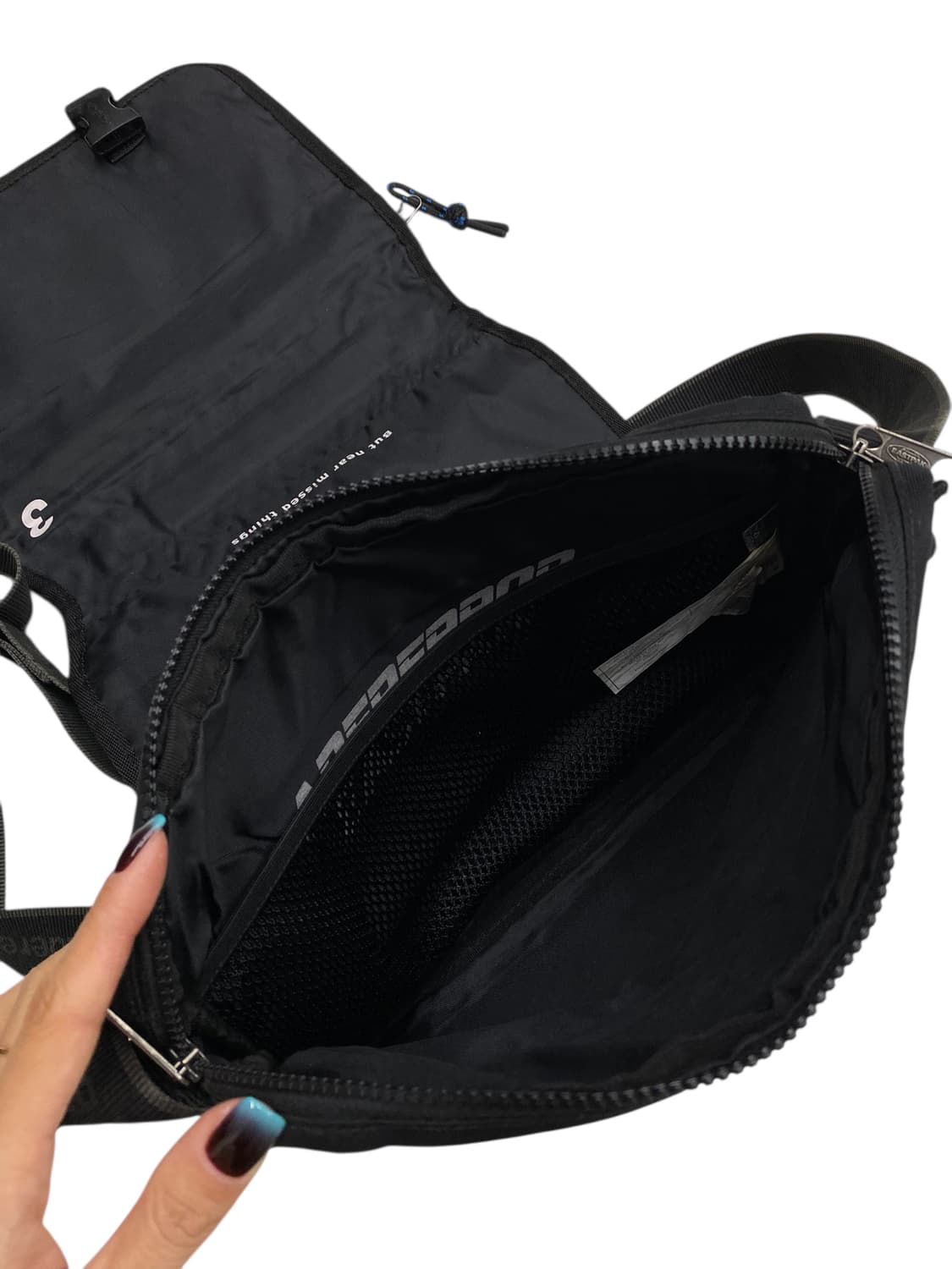 아더에러x이스트팩 콜라보 크로스백 상품이미지4