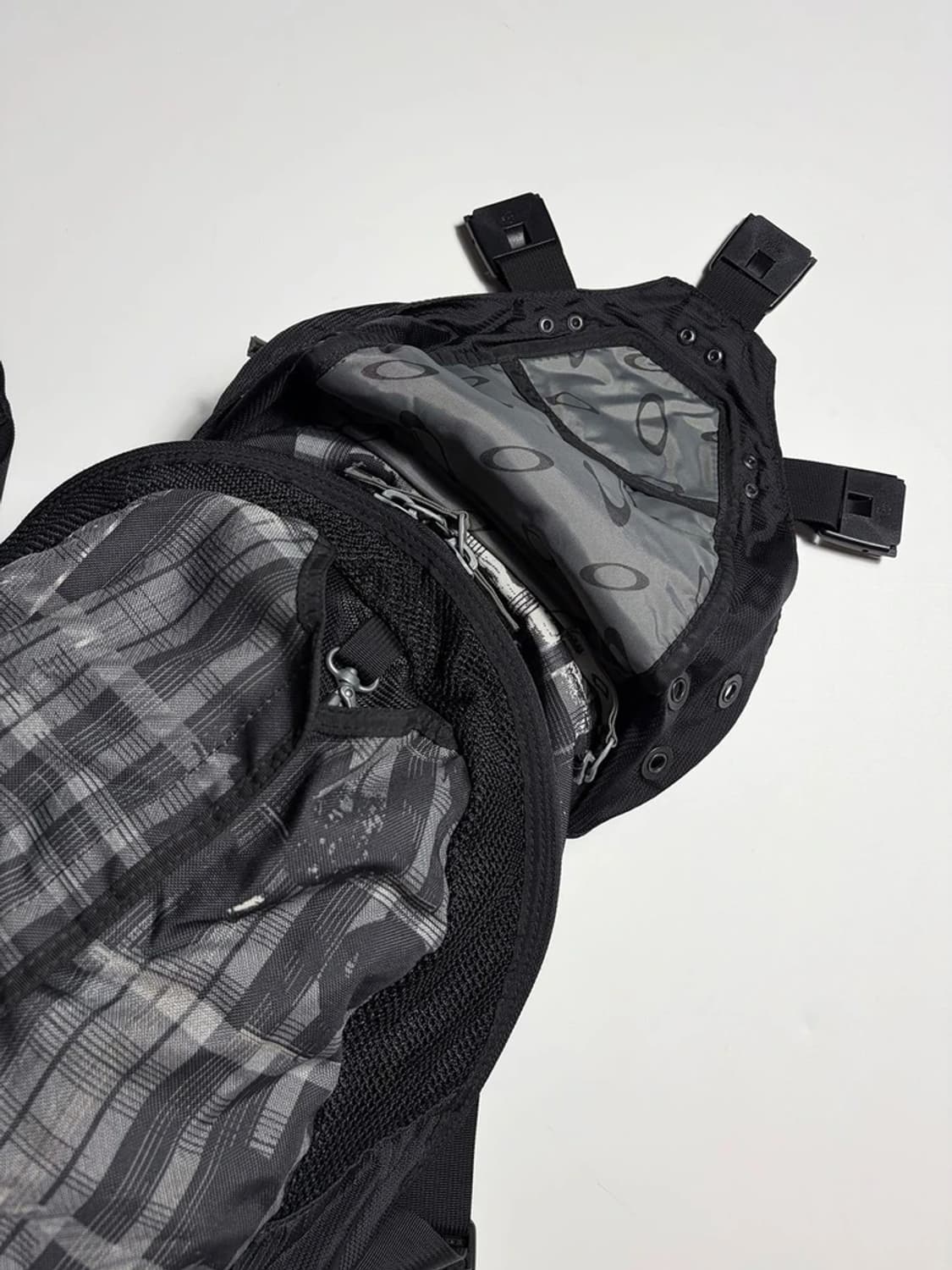 오클리 OAKLEY 00's 고프코어 아이콘 3.0 백팩 PR2310 상품이미지3