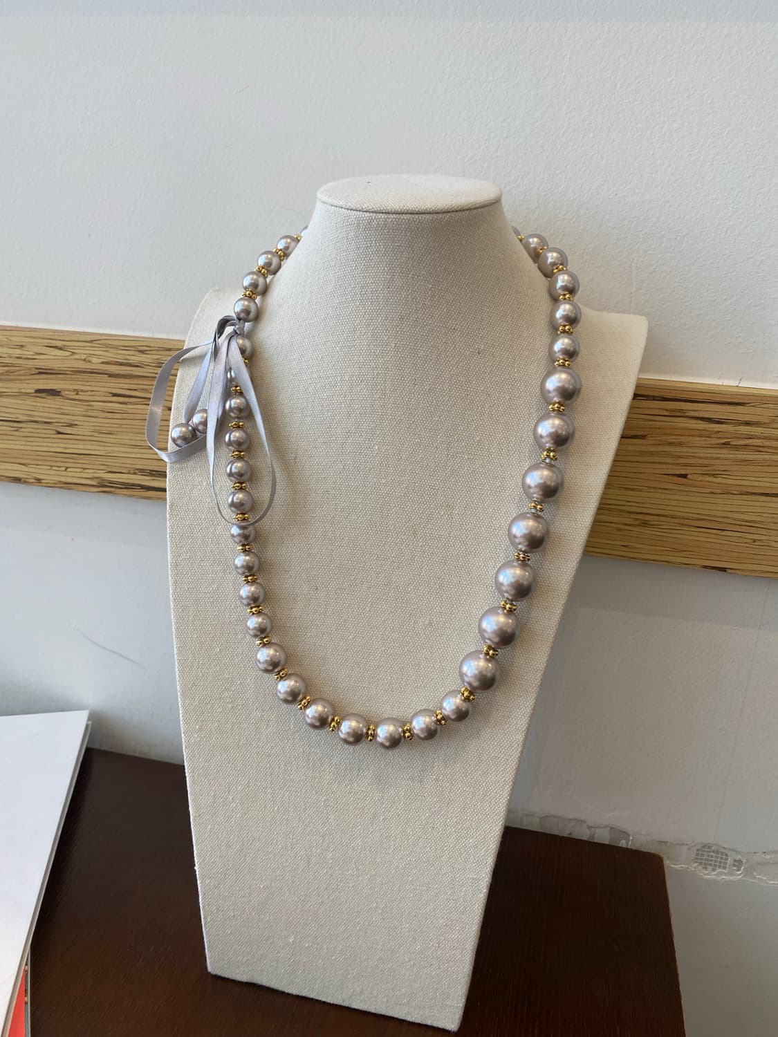 빈티지 그레이 진주구슬 리본 목걸이 상품이미지1