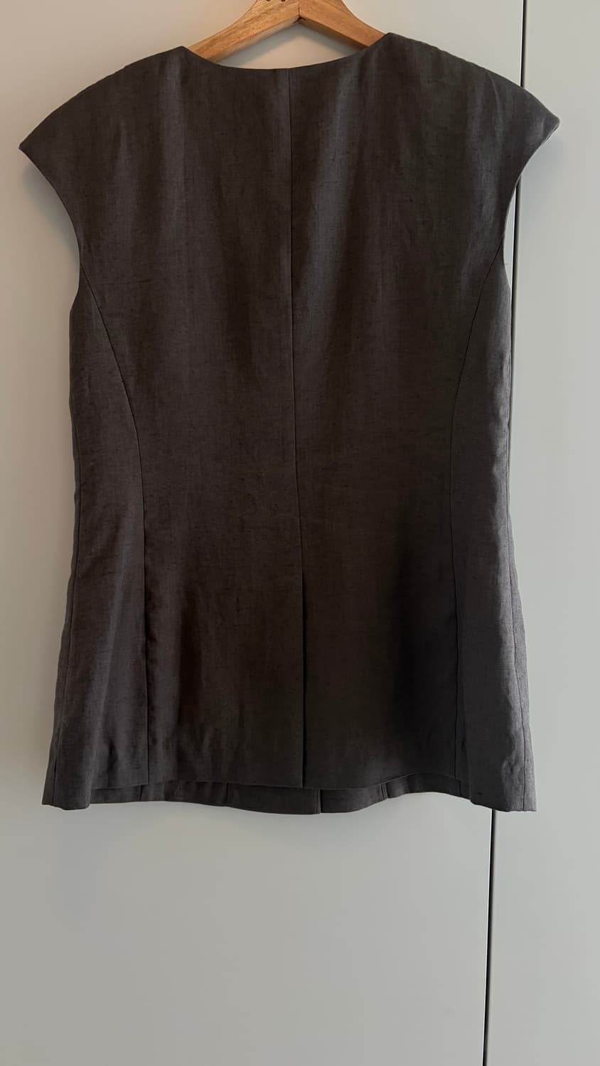 아모멘토26SS Linen Curved Vest, Khaki바로배송 상품이미지7