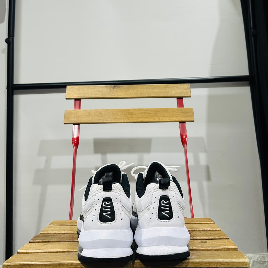 275) 나이키 운동화 남성 남자 신발 에어맥스 AP 화이트 블랙 상품이미지4