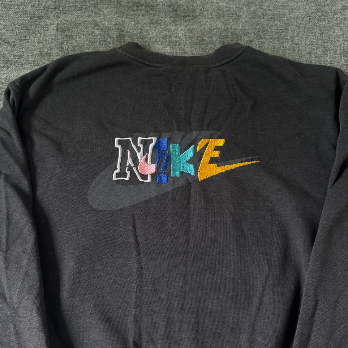Nike 나이키 자수 크롭 맨투맨 상품이미지5