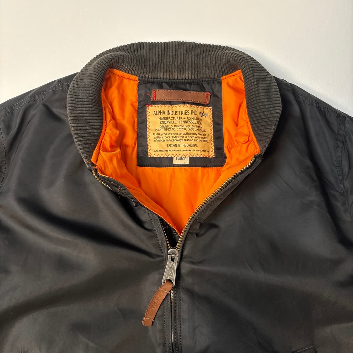 [L] 알파인더스트리 MA-1 블랙 브라운 상품이미지2