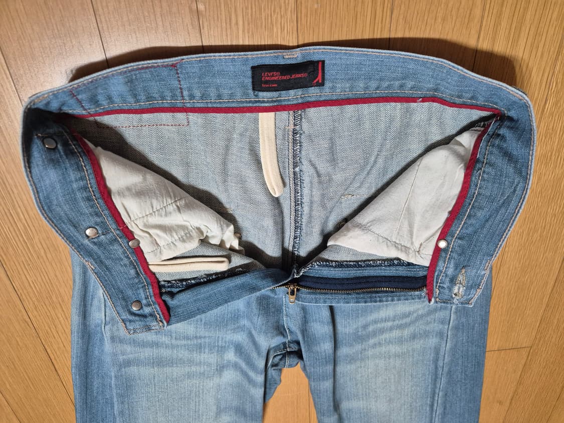 여성 리바이스 엔지니어드진 블루 데님 바지 상품이미지4