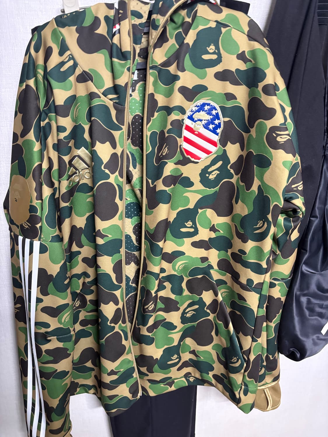 베이프 아디다스 녹계 샤크 풀 집업 져지 2xl 상품이미지2