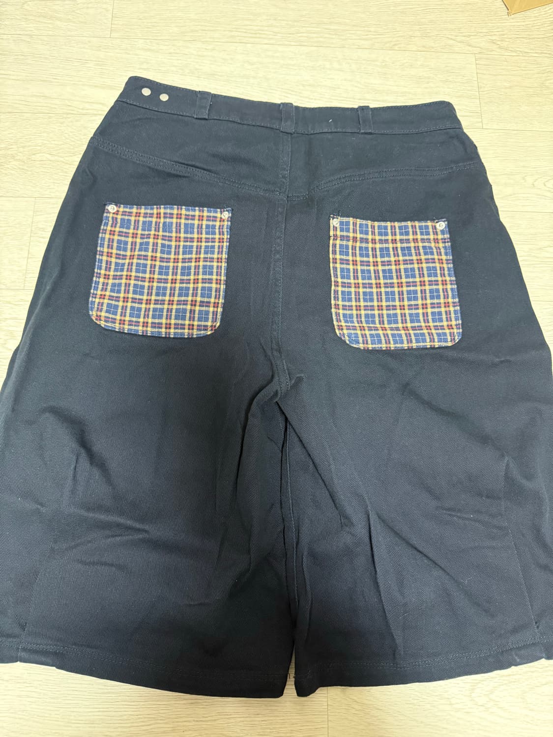 더콜디스트모먼트 체크 포켓 반바지 네이비 상품이미지2