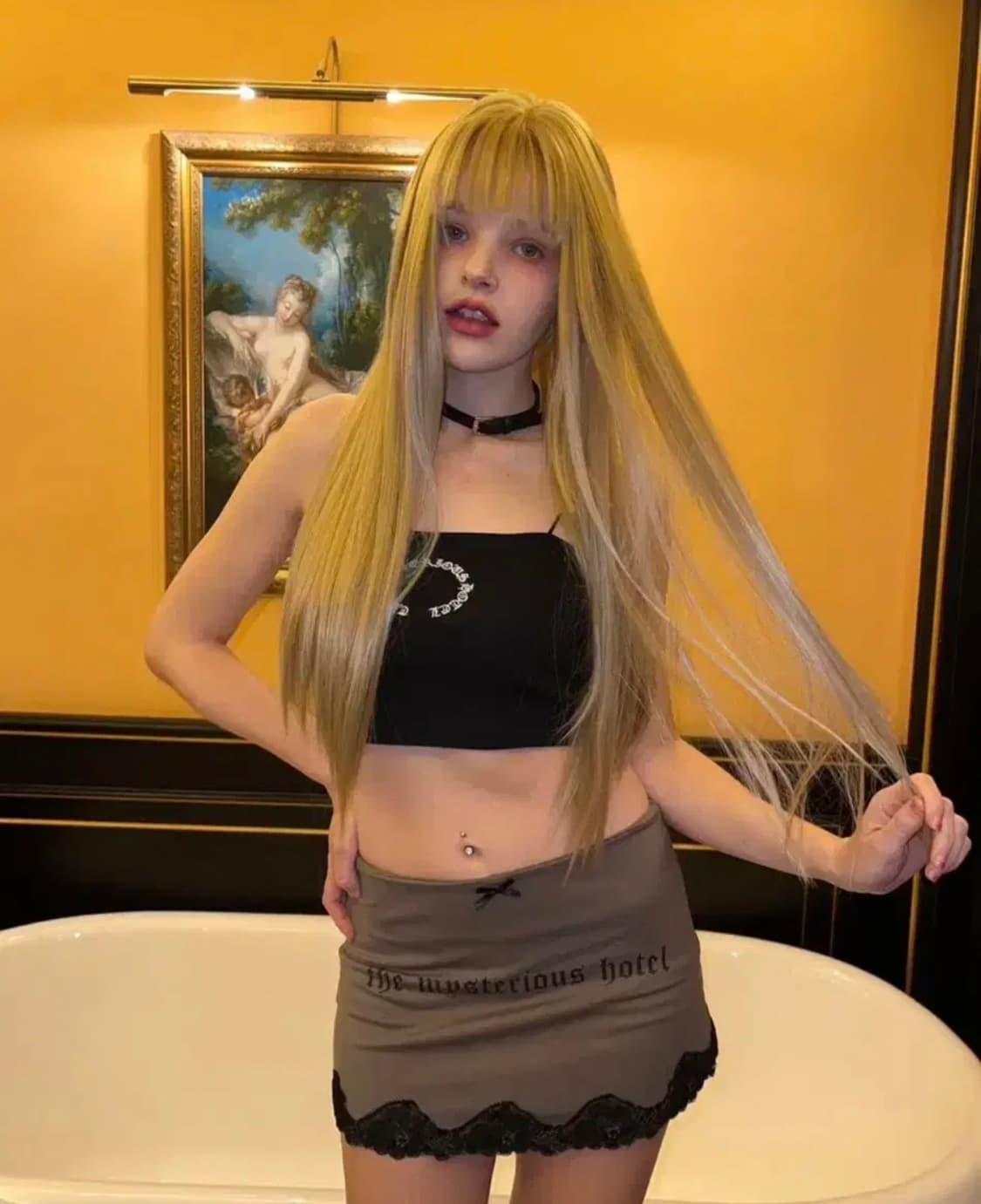 [착샷] 더미스테리어스호텔 메이드 레터링 레이스 브라운 스커트 상품이미지4