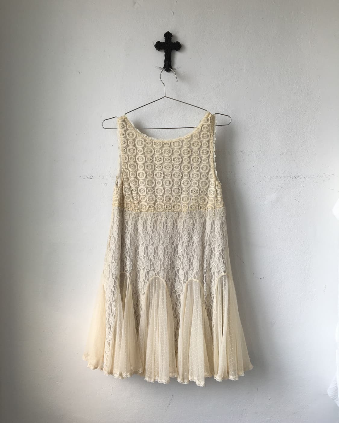 Axes femme lace pattern mixed sleeveless 상품이미지3