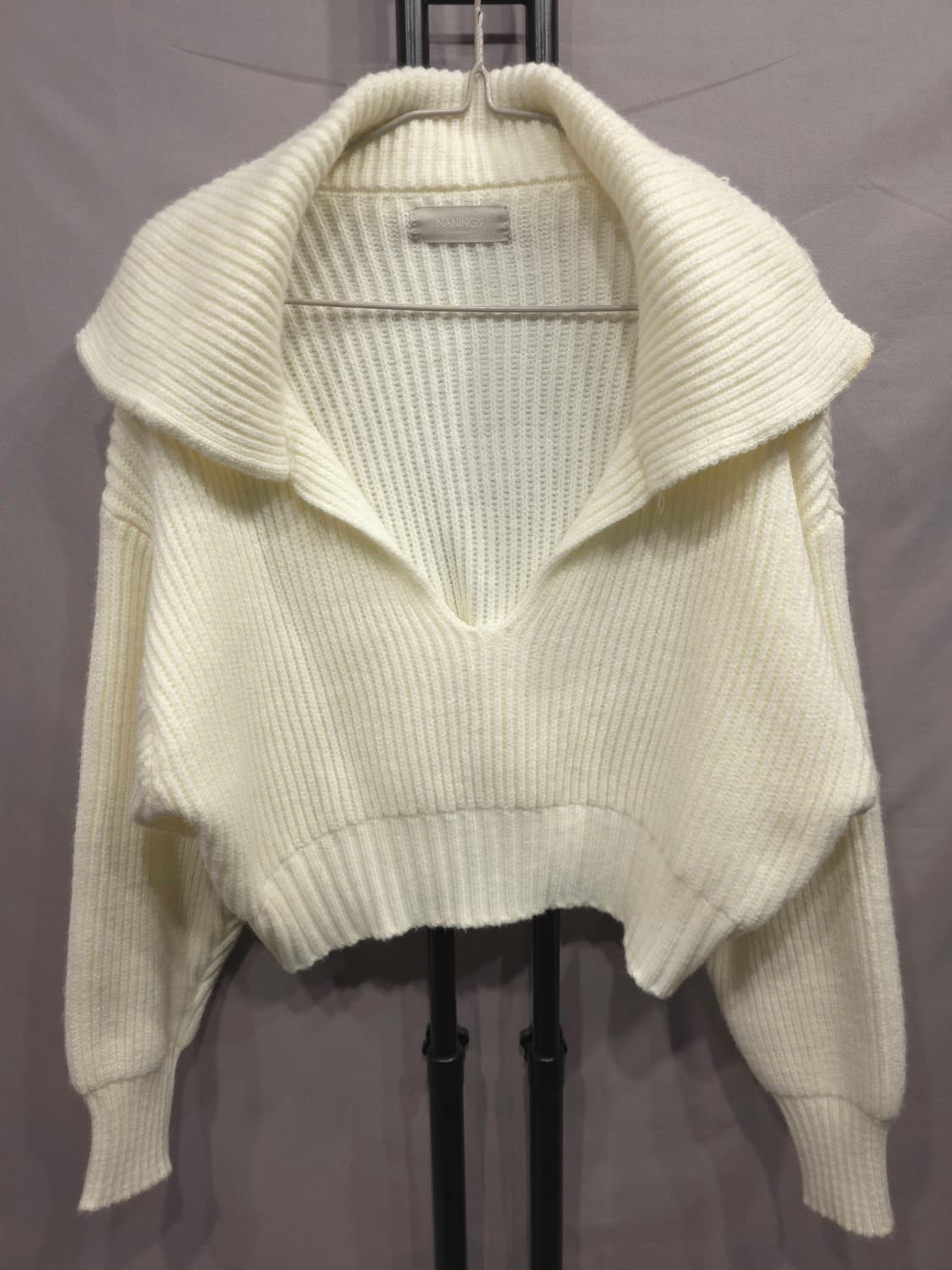 난닝구 크롭 브이넥 카라 니트 Free 상품이미지1