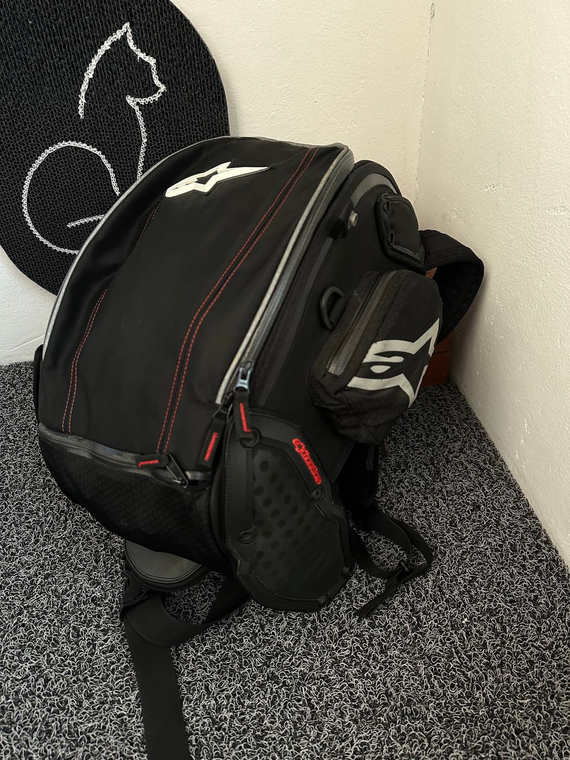 알파인스타 헬멧 백팩 블랙 상품이미지6