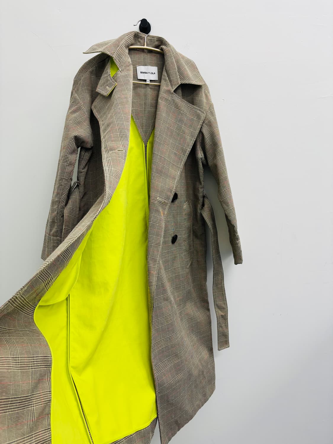 빔바이롤라 (BIMBA Y LOLA) 네온 라이닝 체크 트렌치코트 상품이미지3