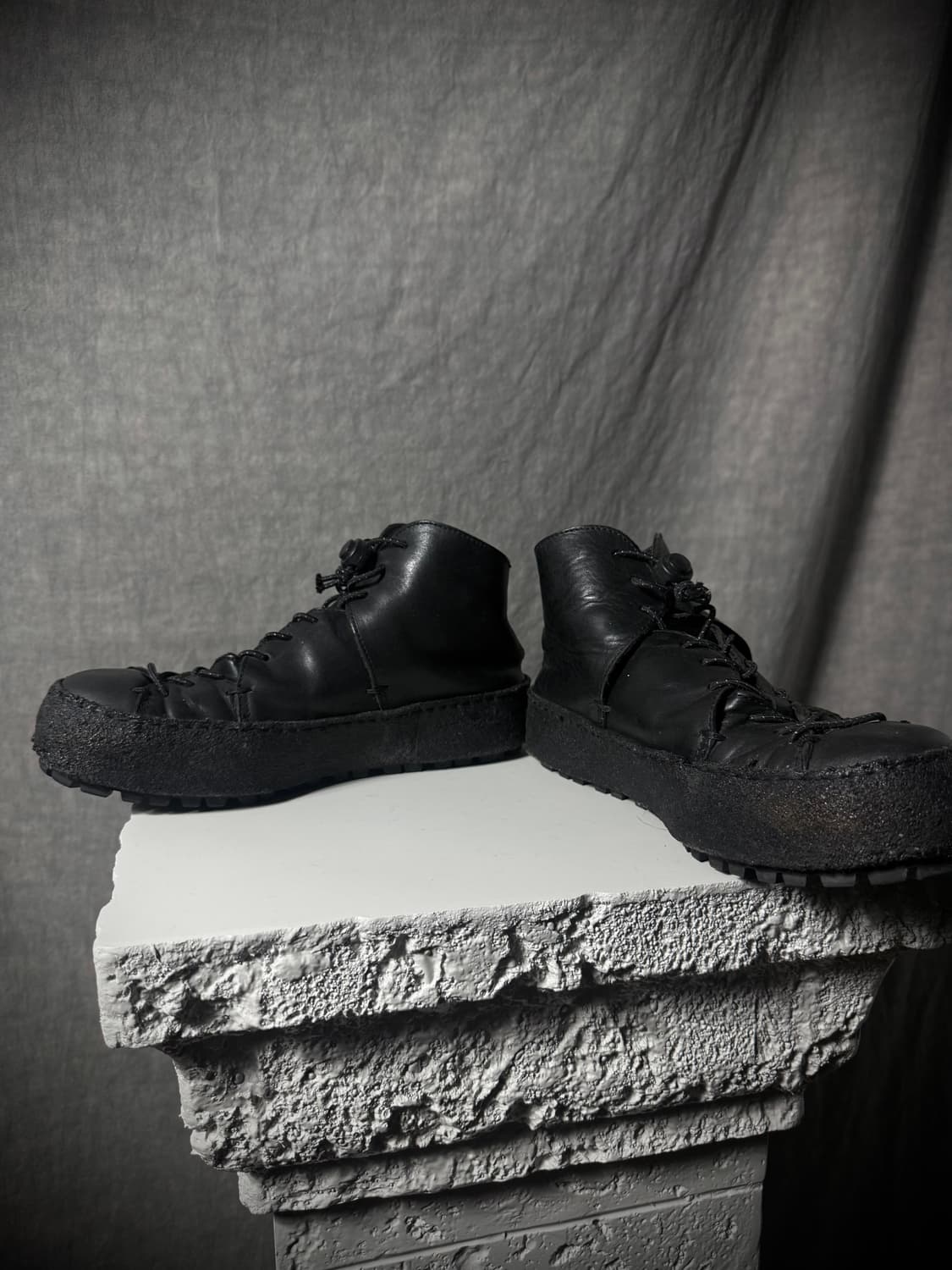 The Viridi-Anne Mid Cut Leather Sneakers 상품이미지3
