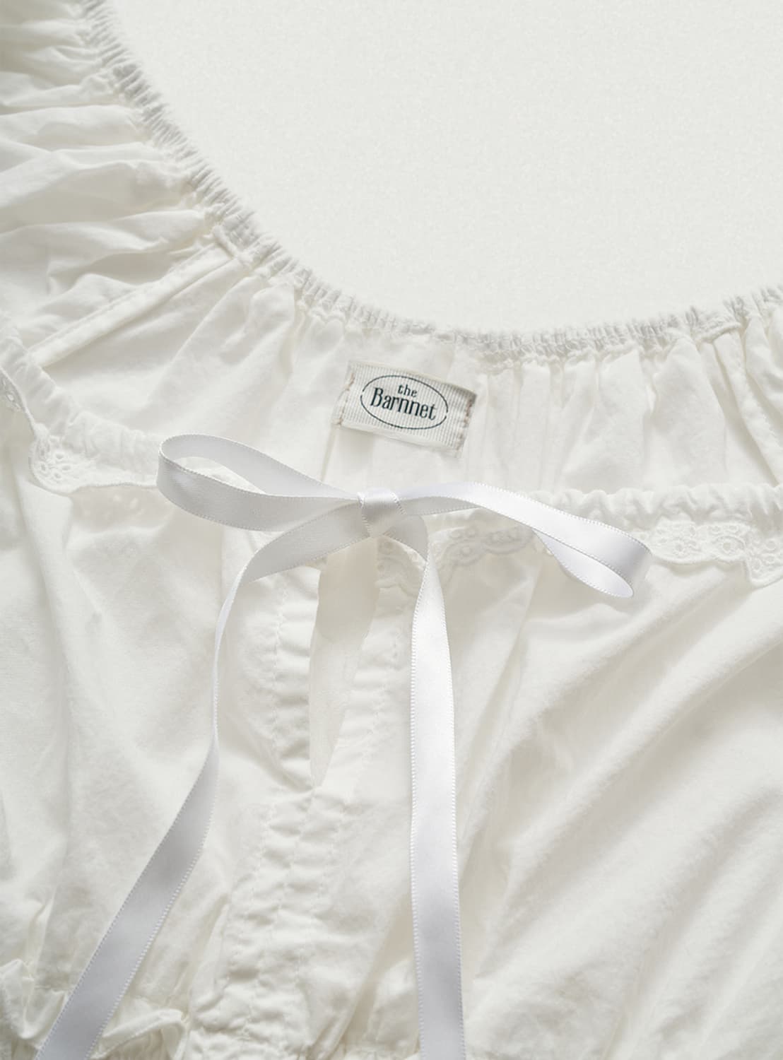 더바넷 Petunia Smocked Blouse_White 상품이미지3