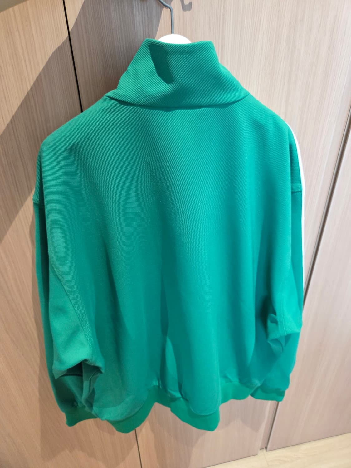 아디다스 레트로 트레포일 트랙탑 상품이미지3