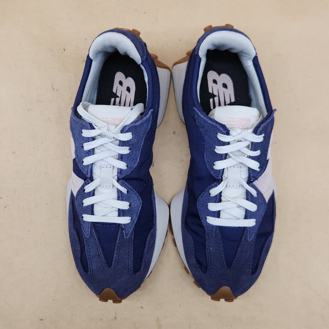 뉴발란스 327 여성운동화230 상품이미지2