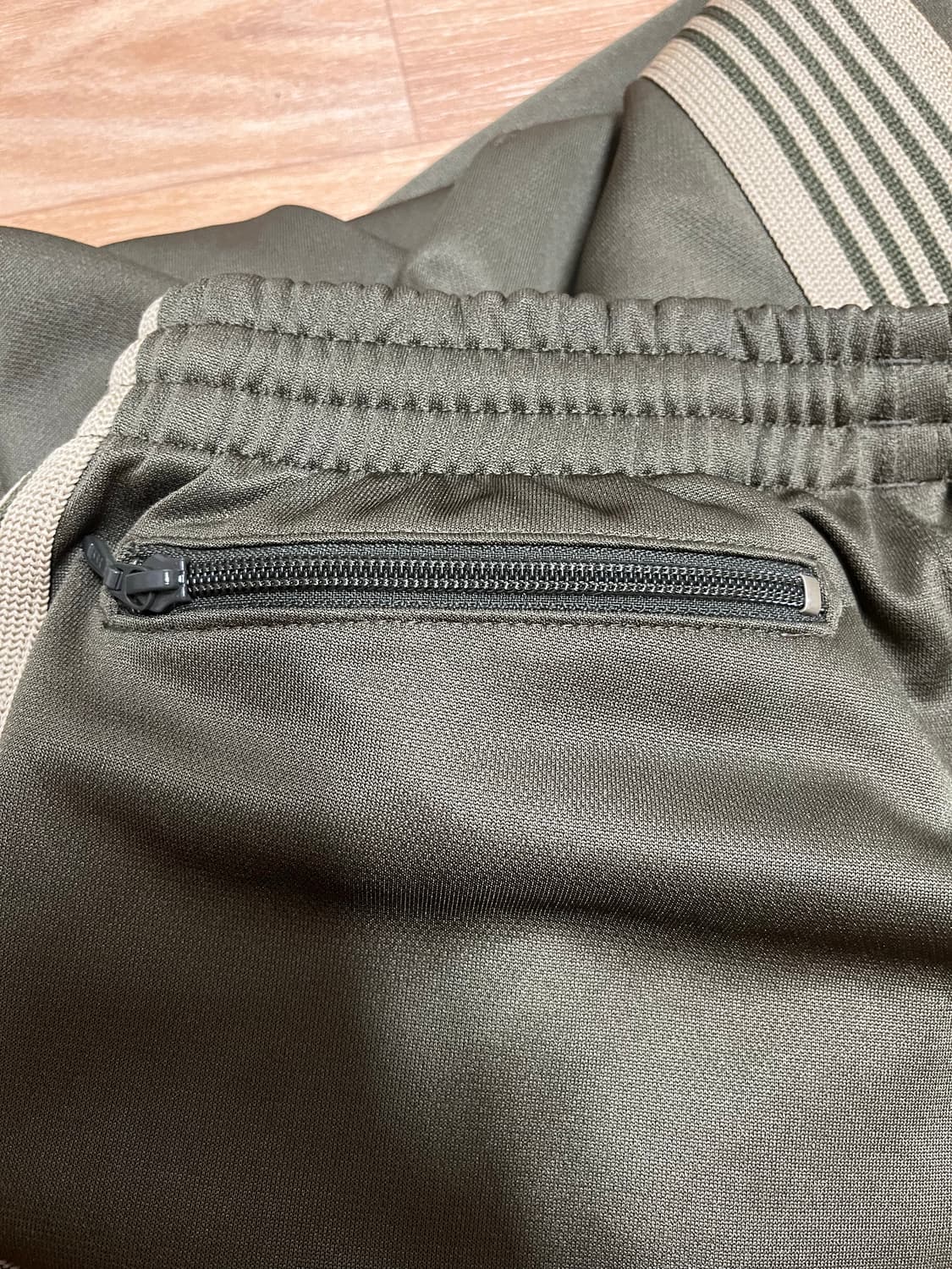 니들스 x LHP hd 트랙팬츠 올리브 xs사이즈 상품이미지7