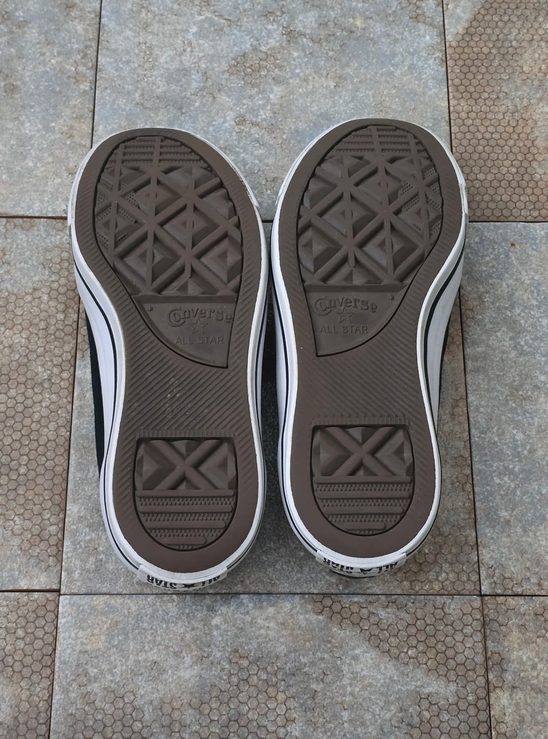 (235)컨버스 척테일러 올스타 로우 검흰 상품이미지9