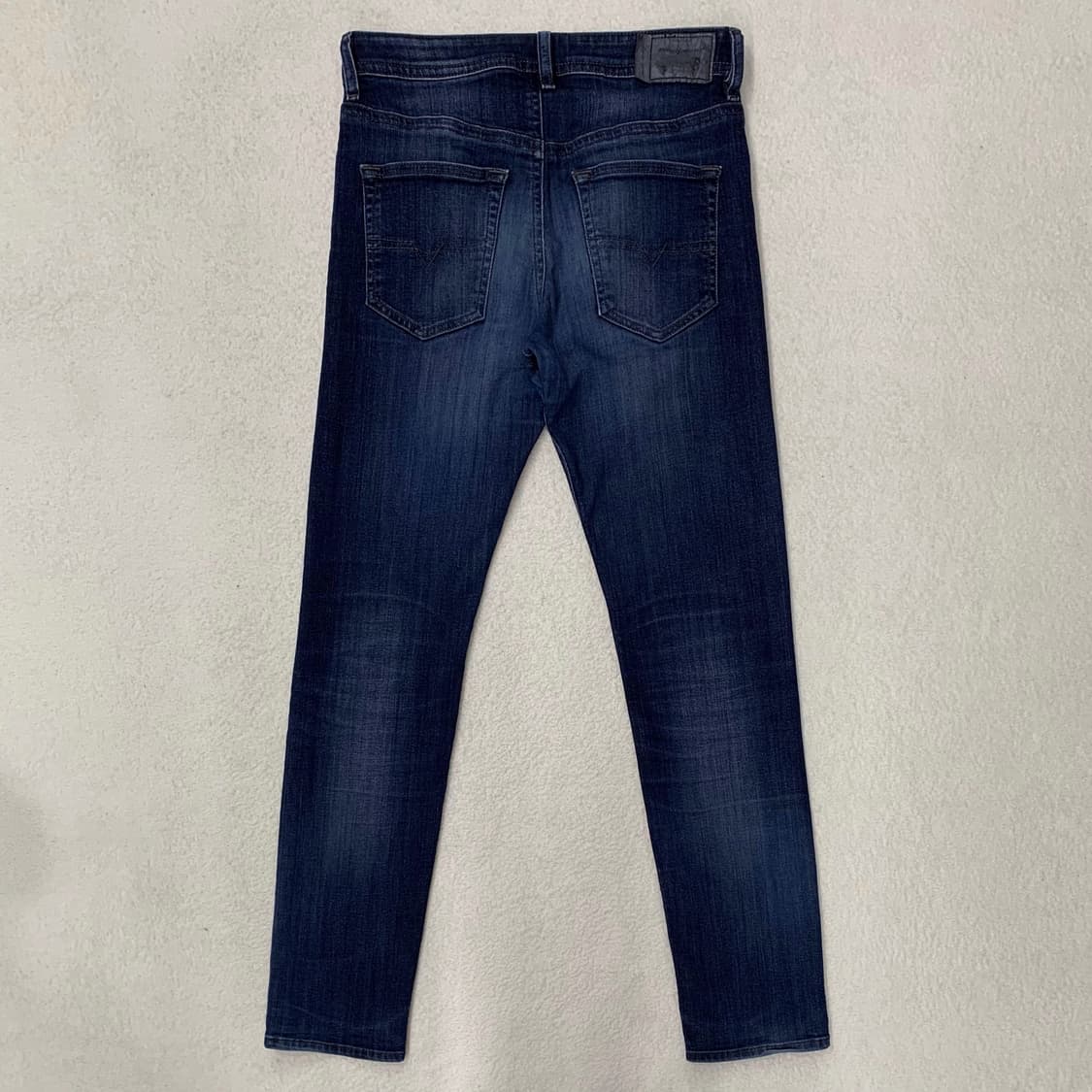 [29,31] 디젤 BUSTER 슬림 스트레이트핏 데님팬츠 상품이미지1