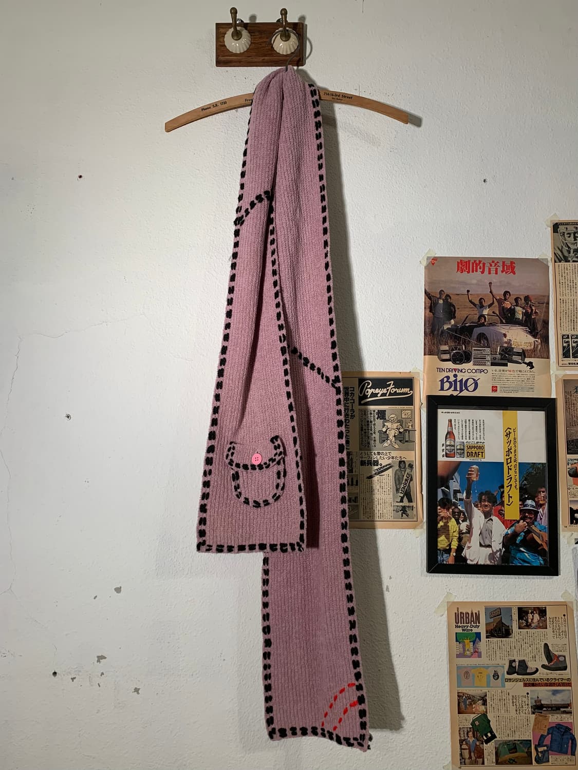 핑거린 핸드스티치 포켓 머플러 블랙 핑크 상품이미지2