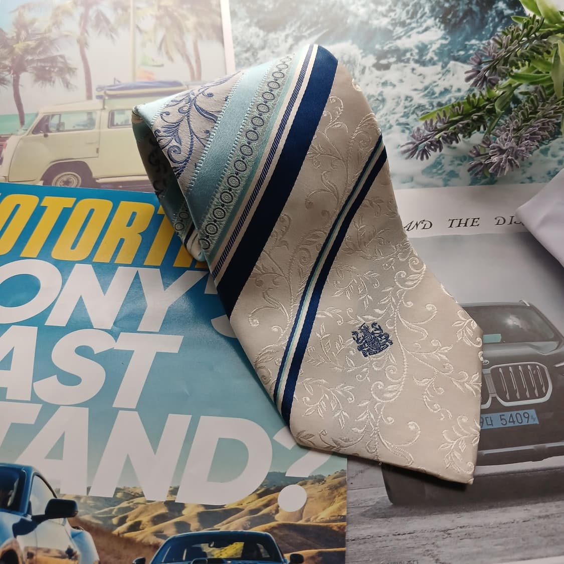 아쿠아스큐텀 실크 플로럴 자카드 넥타이 9.3cm A등급 A18305
 상품이미지2