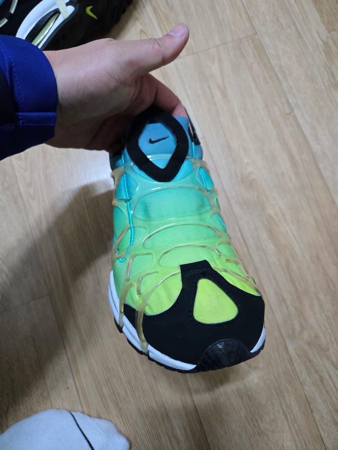 나이키 에어 쿠키니 레몬 베놈 275 상품이미지3