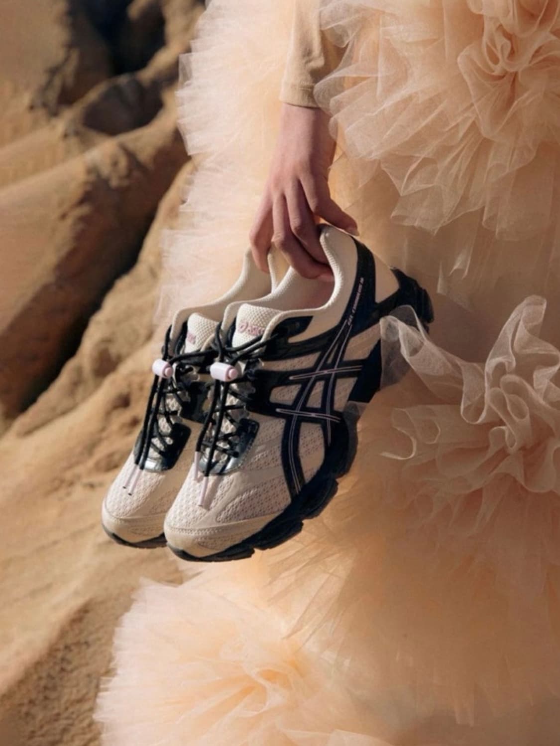 아식스 x 피네스 젤 큐물러스 16 데저트 로즈 245 상품이미지1