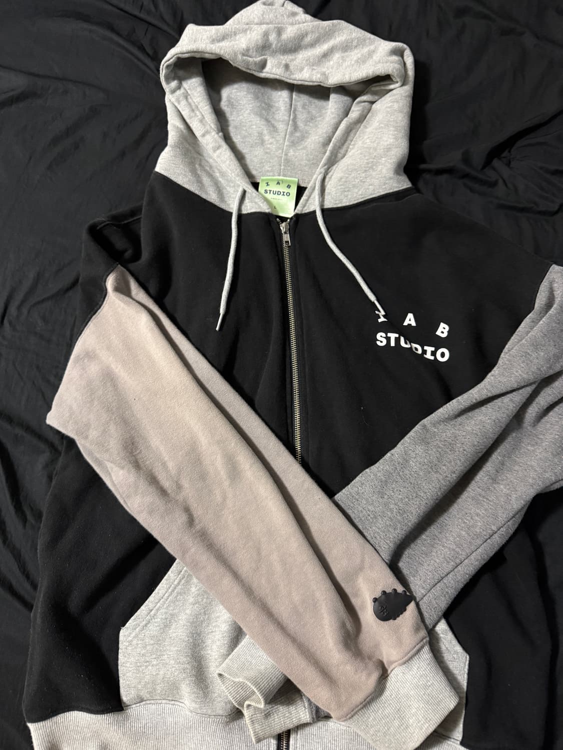 아이앱스튜디오X카카오프렌즈 (니니즈 죠르디) 후드집업 L 상품이미지1