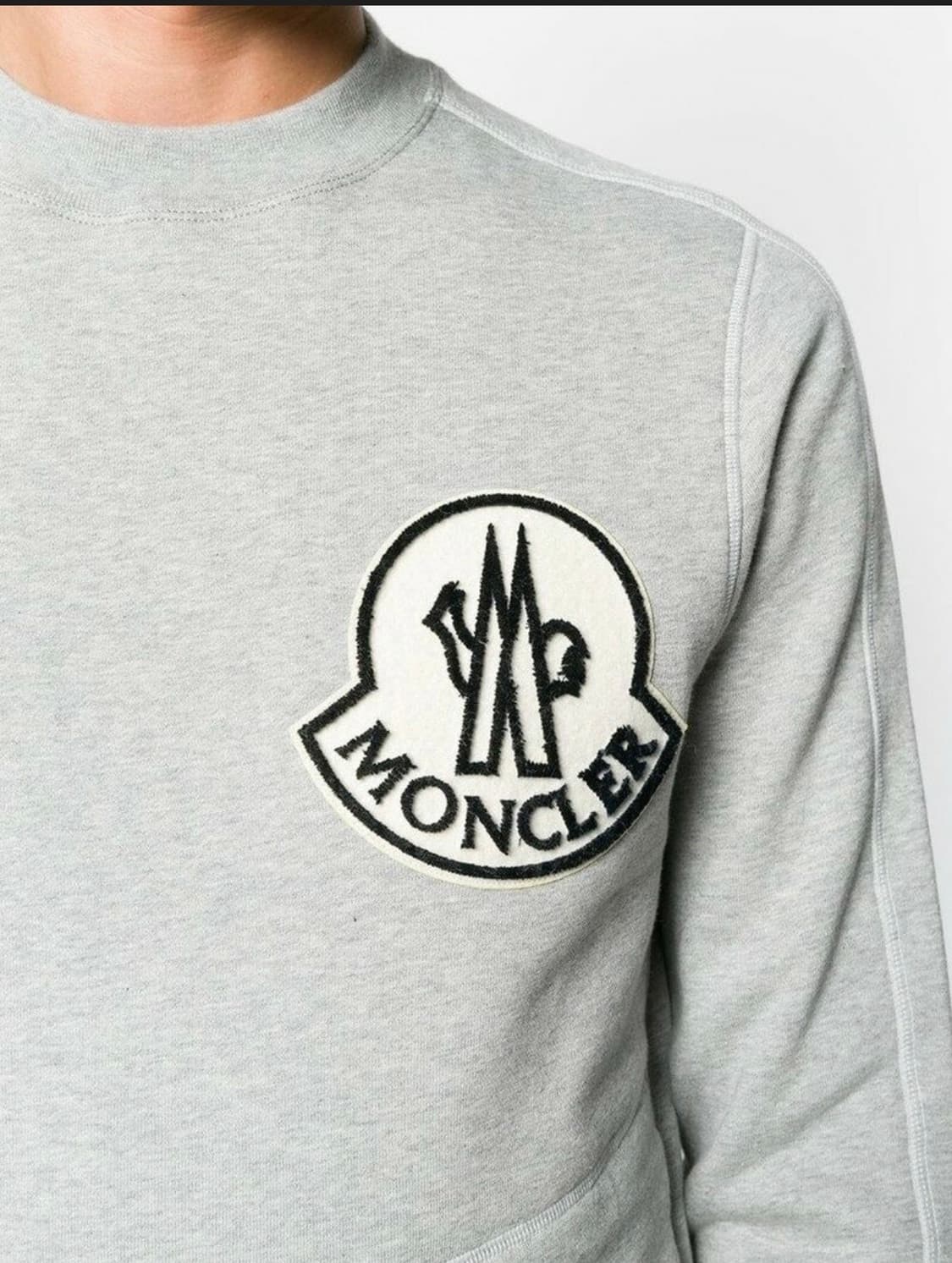 몽클레어 빅로고 스티치 맨투맨(연그레이) 상품이미지1