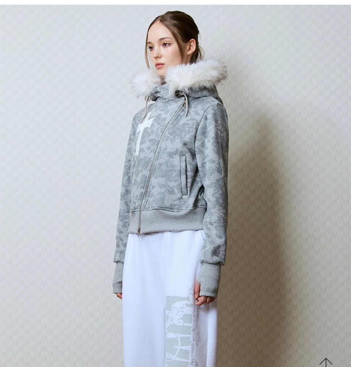 러브이즈트루 후드집업 판매합니다 상품이미지2