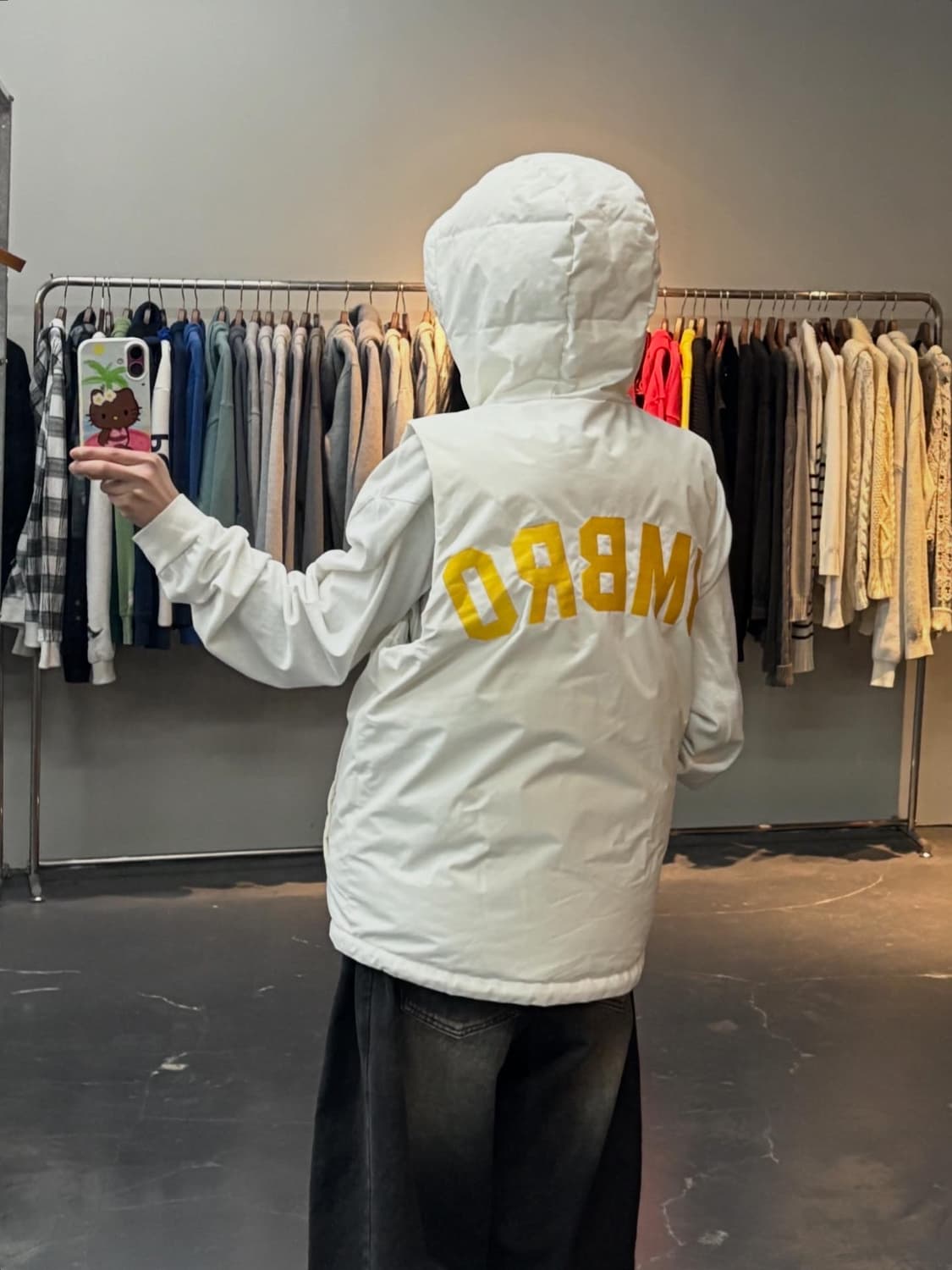 엄브로 빅로고 화이트 패딩 베스트 A3355 상품이미지2