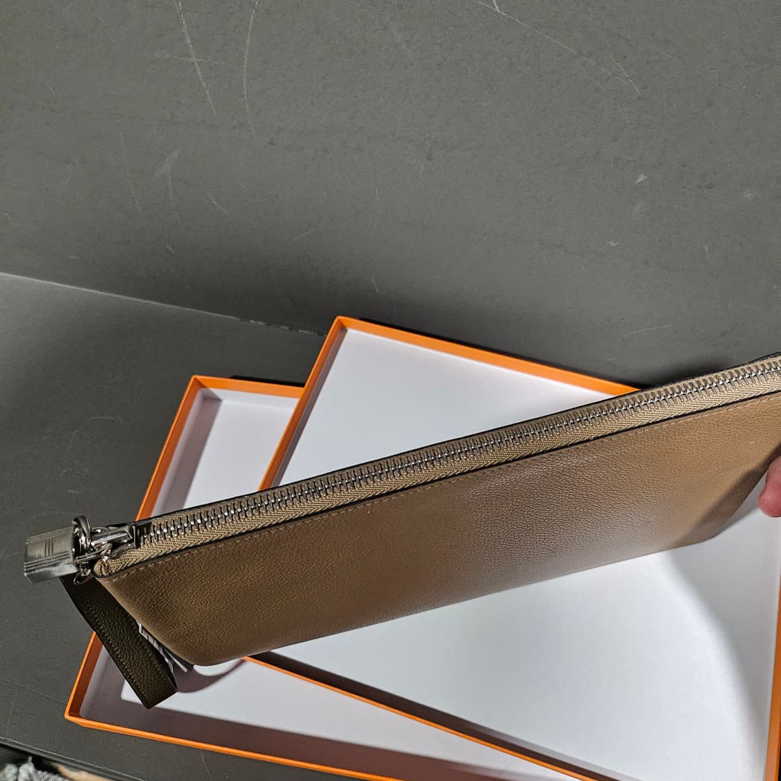 에르메스 에토프 레더 투톤 지퍼 클러치백 상품이미지3