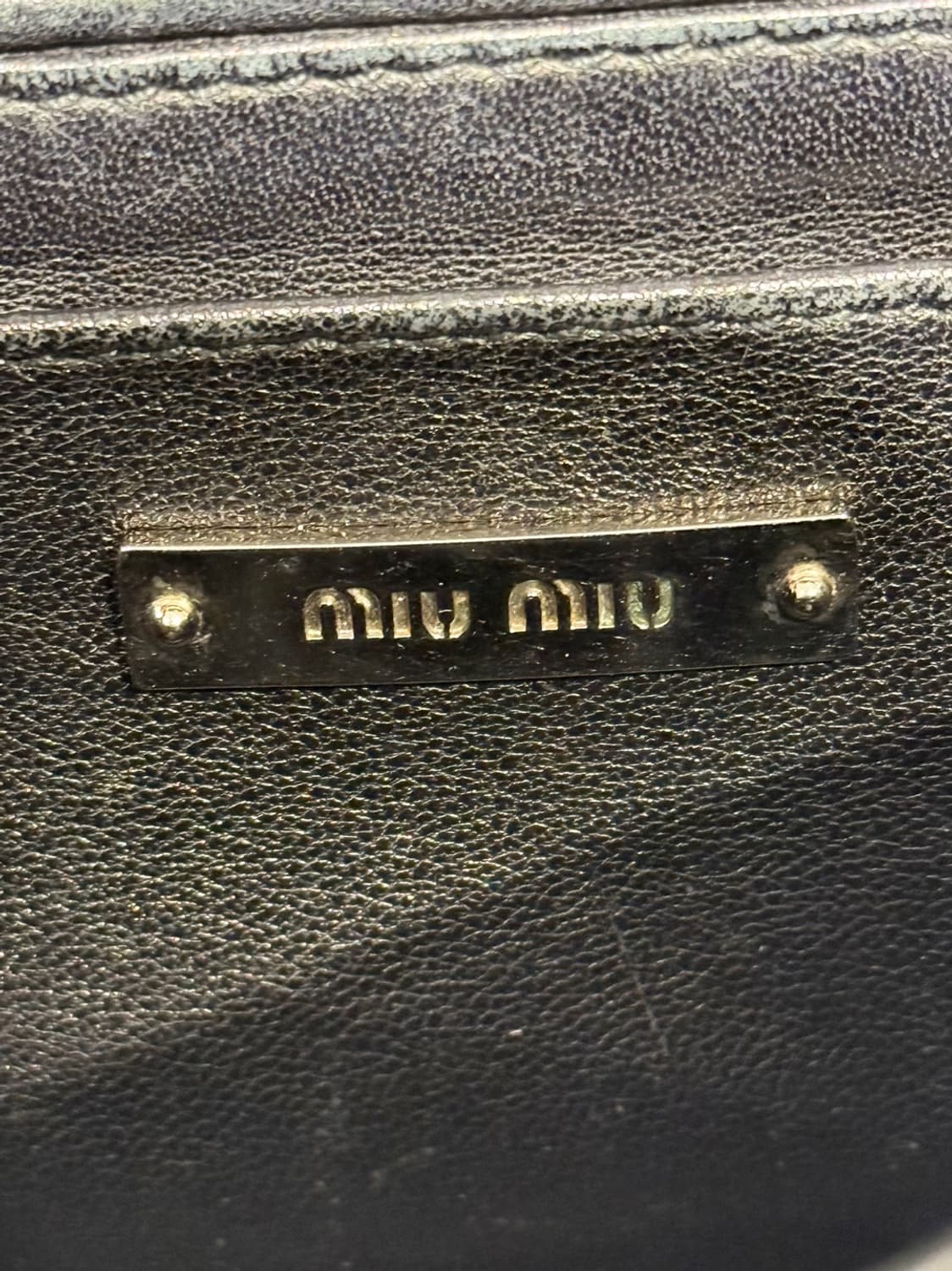 미우미우 블랙 마테라쎄 투웨이 토트 크로스백 상품이미지7