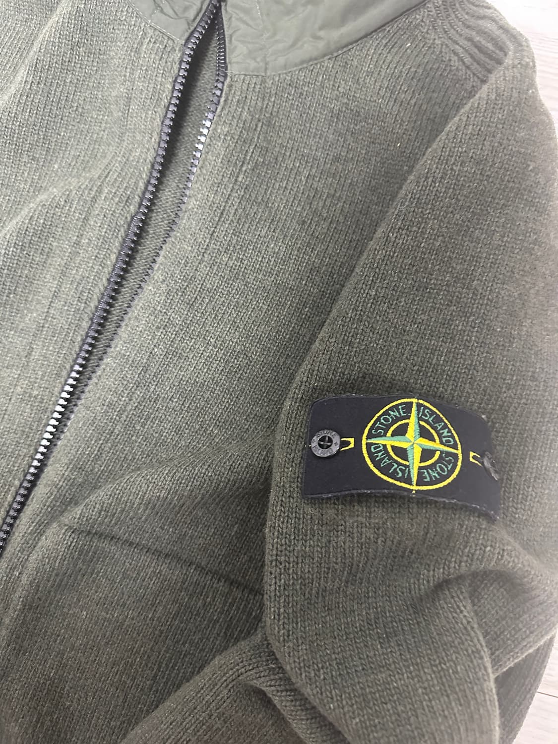 스톤아일랜드 니트집업 상품이미지2