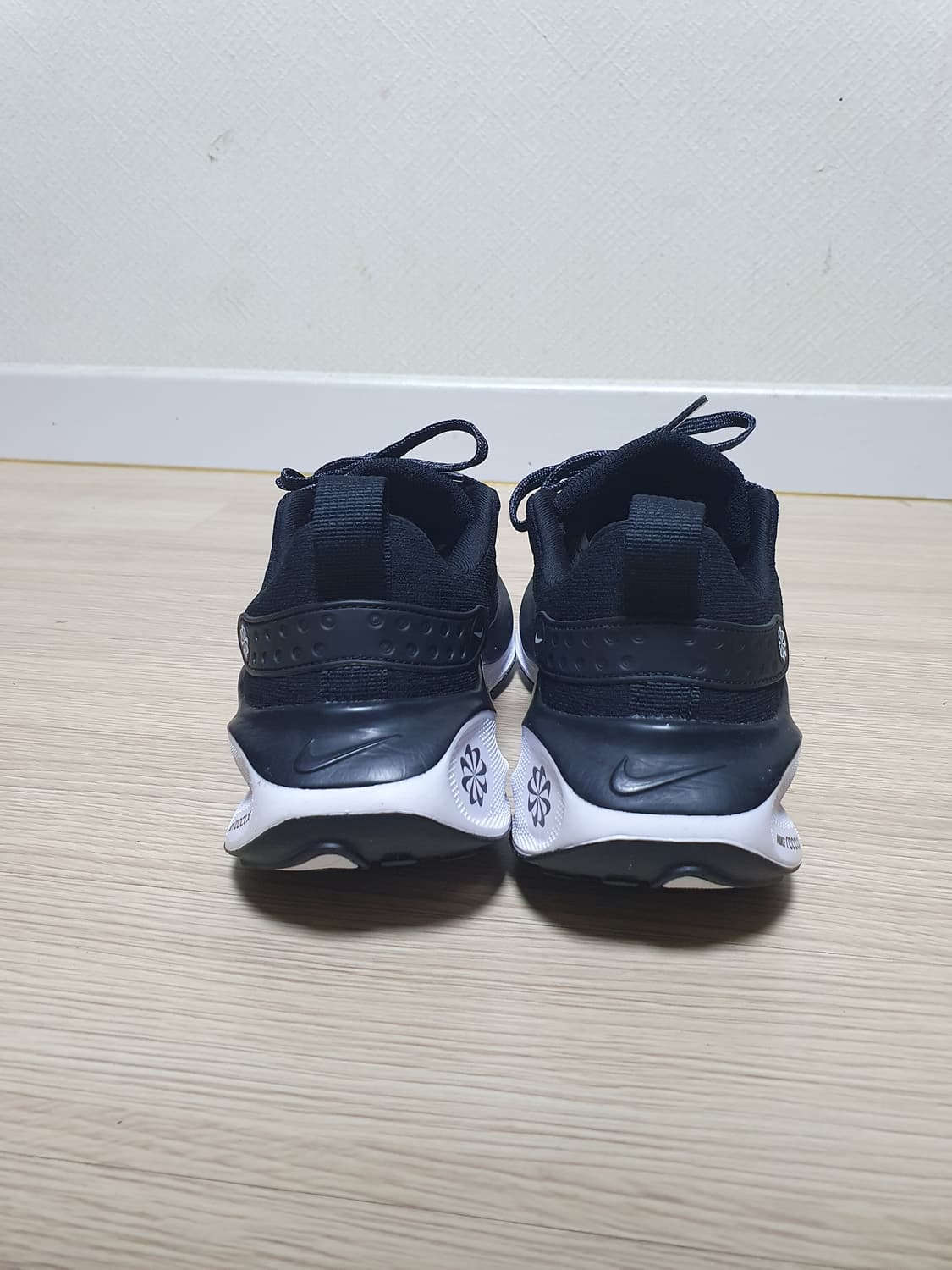 나이키 인피니티 런 4 러닝화 255 상품이미지5